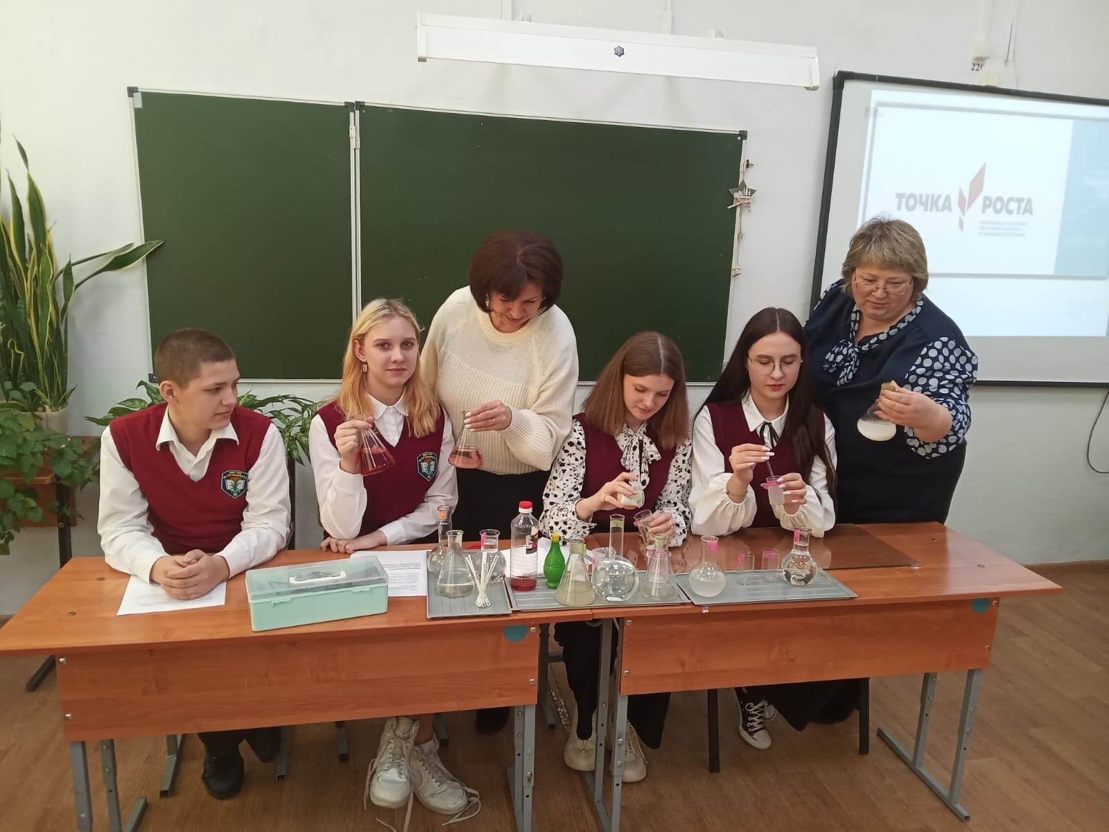Семинар на тему &amp;quot;Организация исследовательской деятельности на уроках биологии, химии и физики с использованием оборудования Центров &amp;quot;Точка роста&amp;quot;.